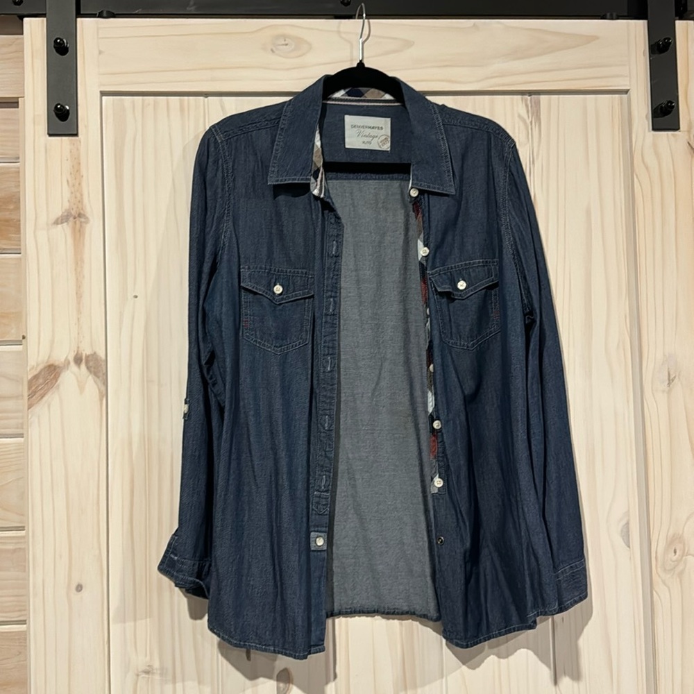 DH light weight button up